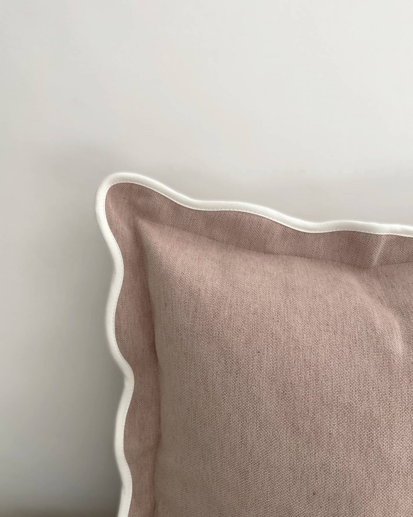 Dusty Pink Scalloped Edge Decorative Cushion Cover 45x45cm | Mellowdays Furniture