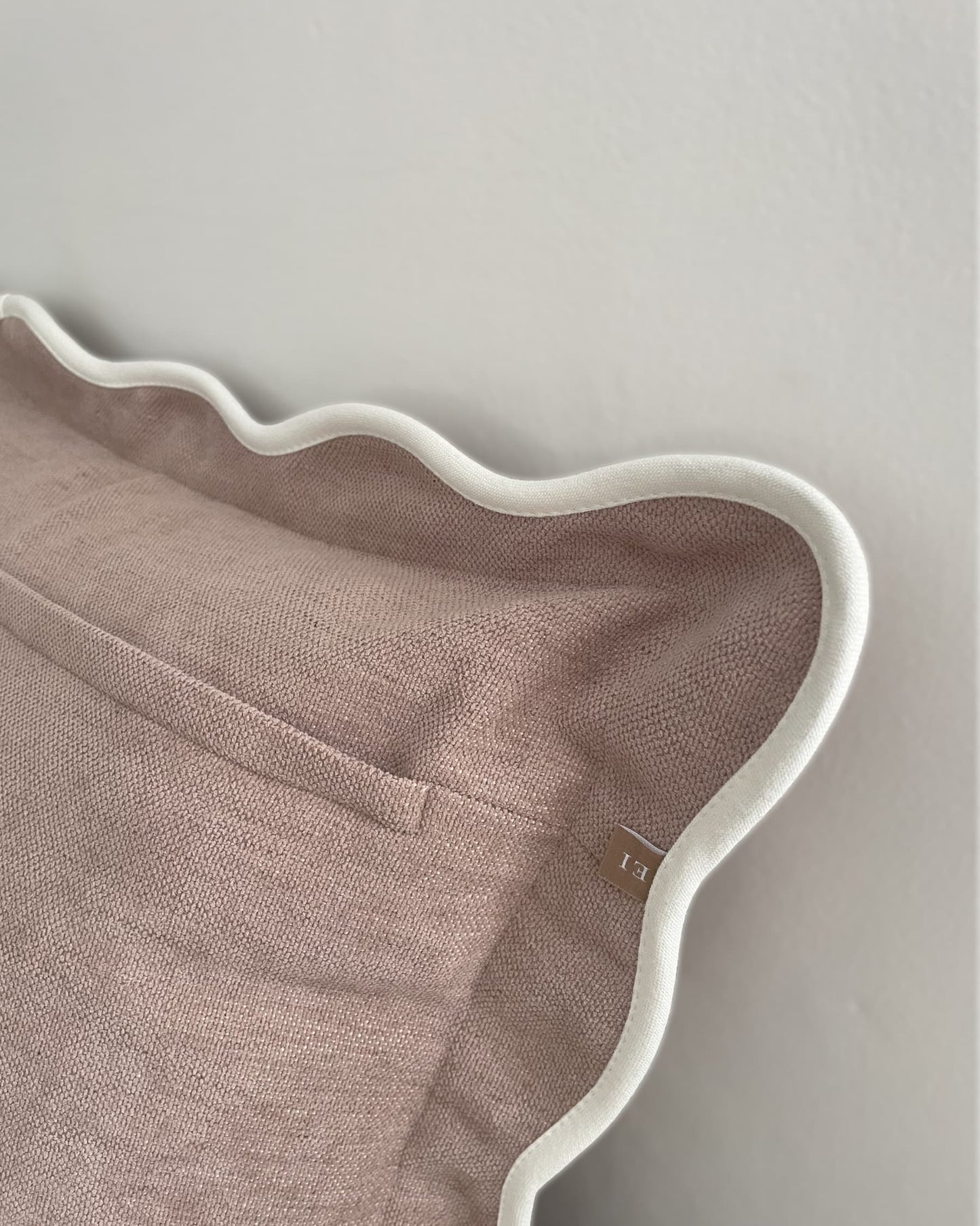Dusty Pink Scalloped Edge Decorative Cushion Cover 45x45cm showing zip entry | Mellowdays Furniture