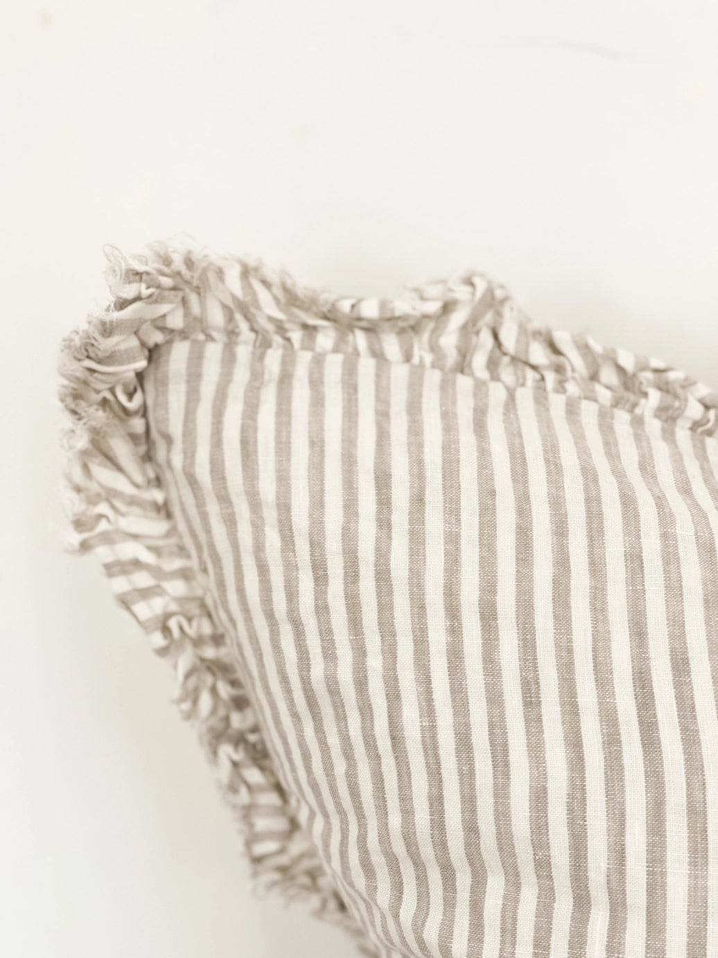 Natural Beige Striped Linen Cushion Cover with Ruffled Edge 45x45cm | Mellowdays Furniture