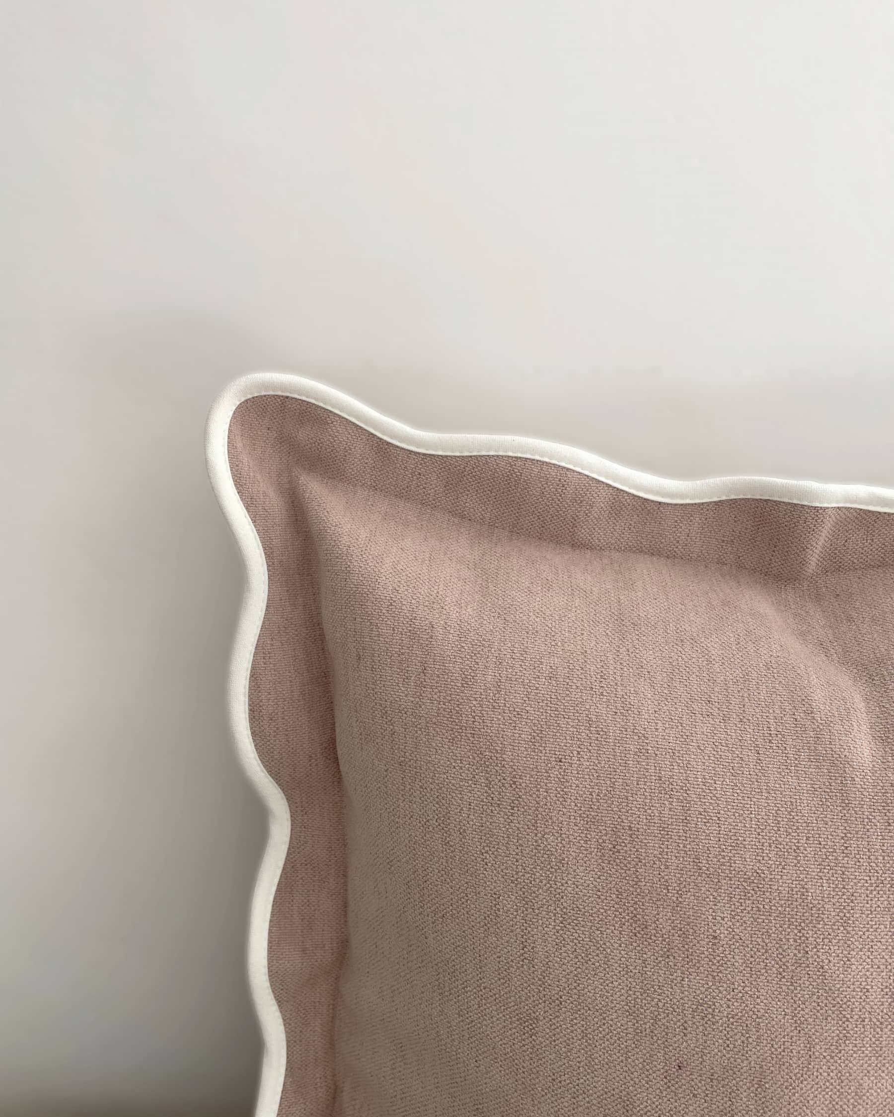 Dusty Pink Scalloped Edge Decorative Cushion Cover 45x45cm | Mellowdays Furniture