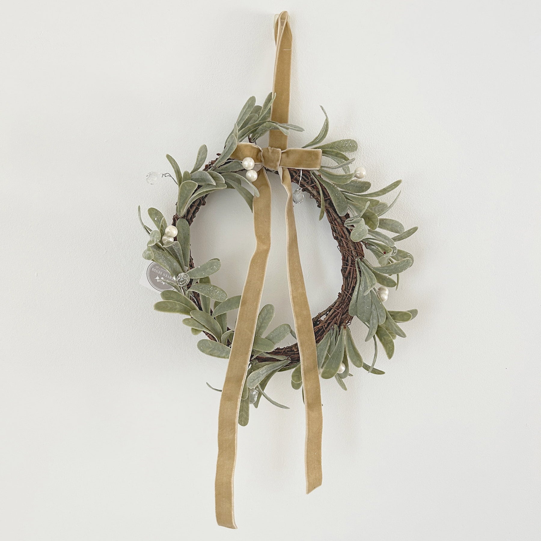 Felt Mistletoe Wreath with Gold Bow, 28cm | Mellowdays Furniture