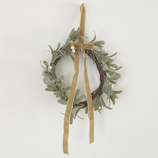 Felt Mistletoe Wreath with Gold Bow, 28cm | Mellowdays Furniture