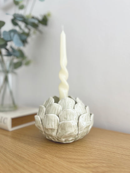 Green ceramic artichoke candle holder 13cm | Mellowdays Furniture