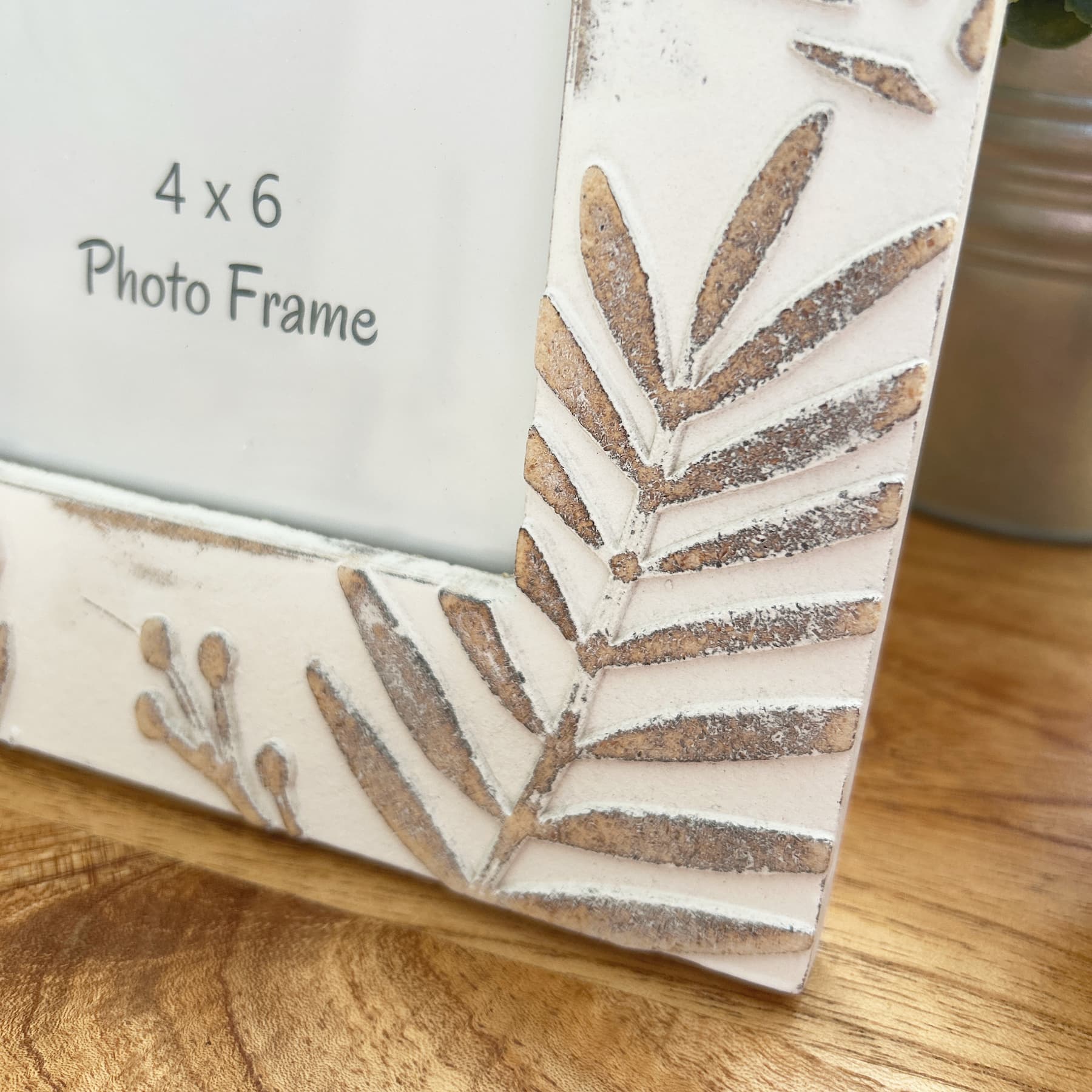 Rustic Wooden Photo Frame with Leaf Motif - 4x6 inch | Mellowdays Furniture
