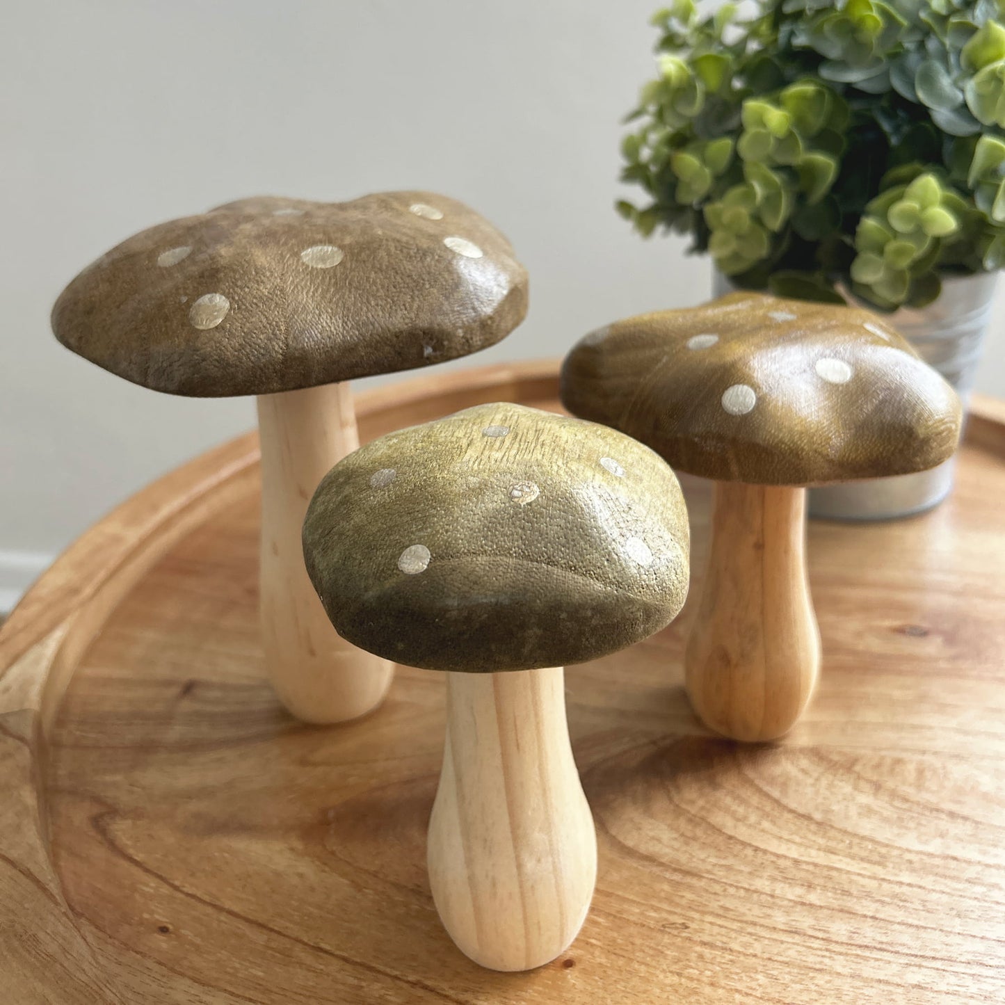 Dark Wood Mushroom Ornament with Gold Spots in 3 different sizes | Mellowdays Furniture
